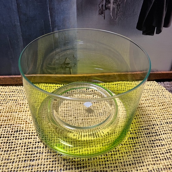PartyLite Transparent Glass Bowl - Picture 2 of 8